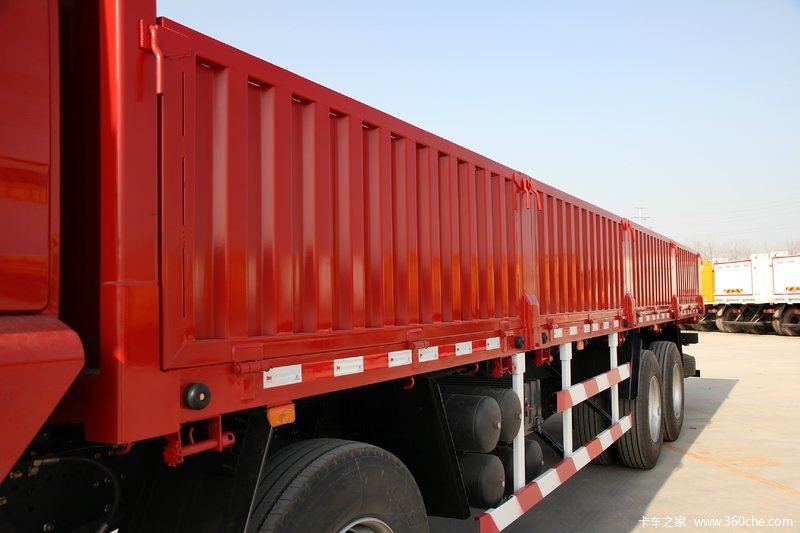 China Shaanxi Shacman Light Cargo Truck M3000 8X4 Lorry Truck Diesel Fuel Type