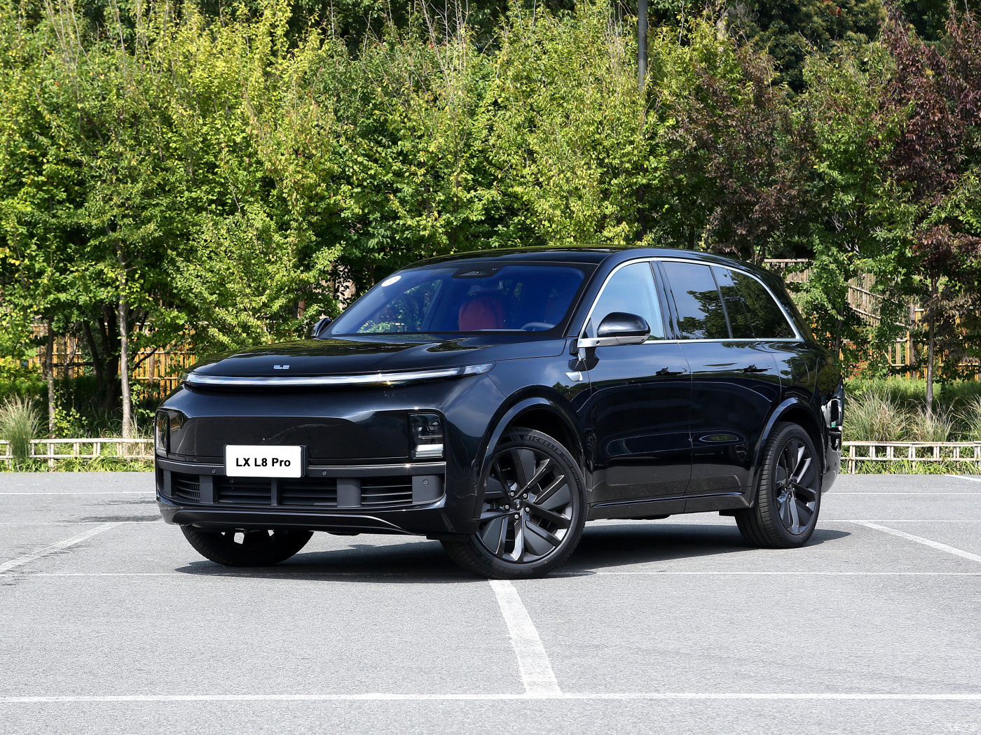 Experience the Future of Transportation with Lixiang L8 Pro Hybrid Electric SUV 1.5T Dual Motor and 4WD Drive