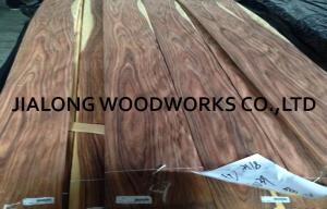 China Natural Rosewood Sliced Veneer Santos For Furniture with Crown Cut factory