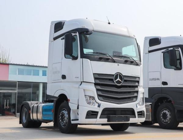 Mercedes Actros Mercedes Heavy Truck 4X2 Tractor driving safety