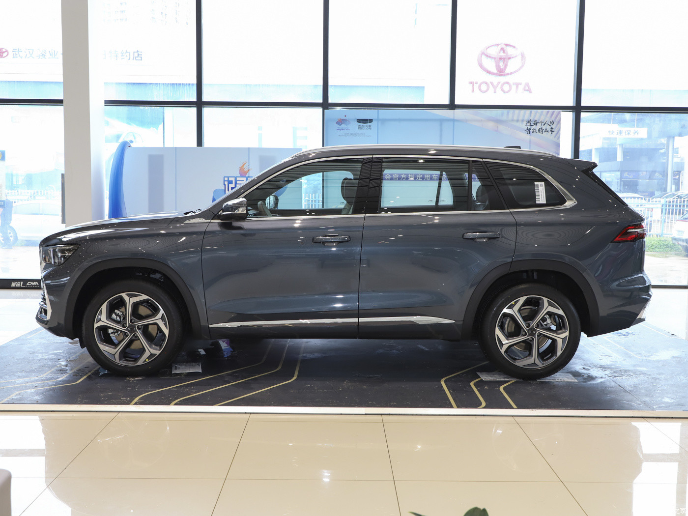 Automatic Geely Smart Car Geely Compact SUV With Front Wheel Drive