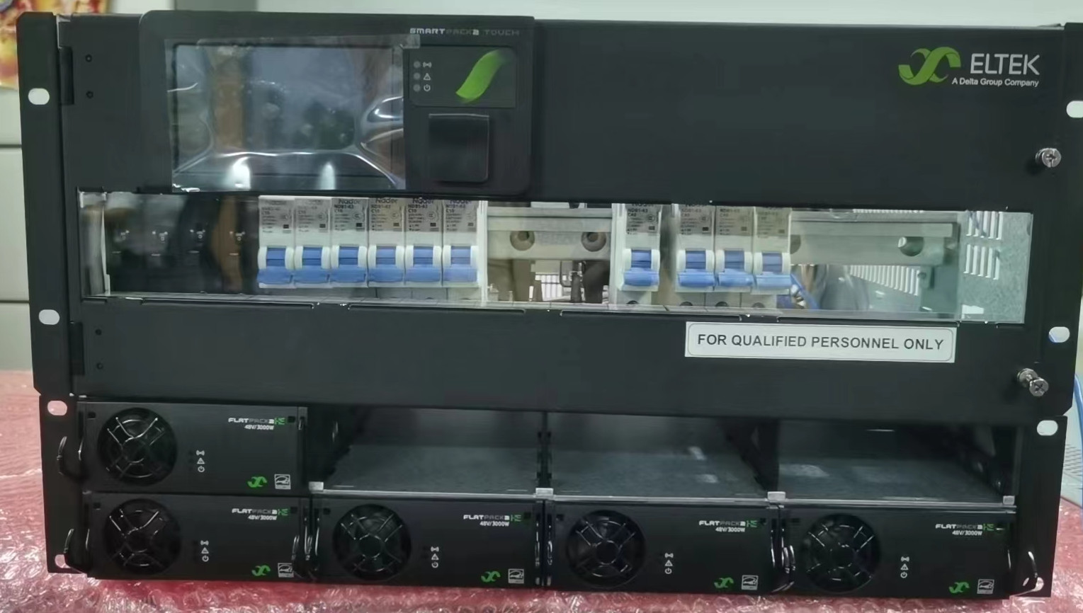 Eltek 48Vdc 19inch 5U Telecom 16kw 300A CTO System Smartpack Touch Controller with distribution breakers