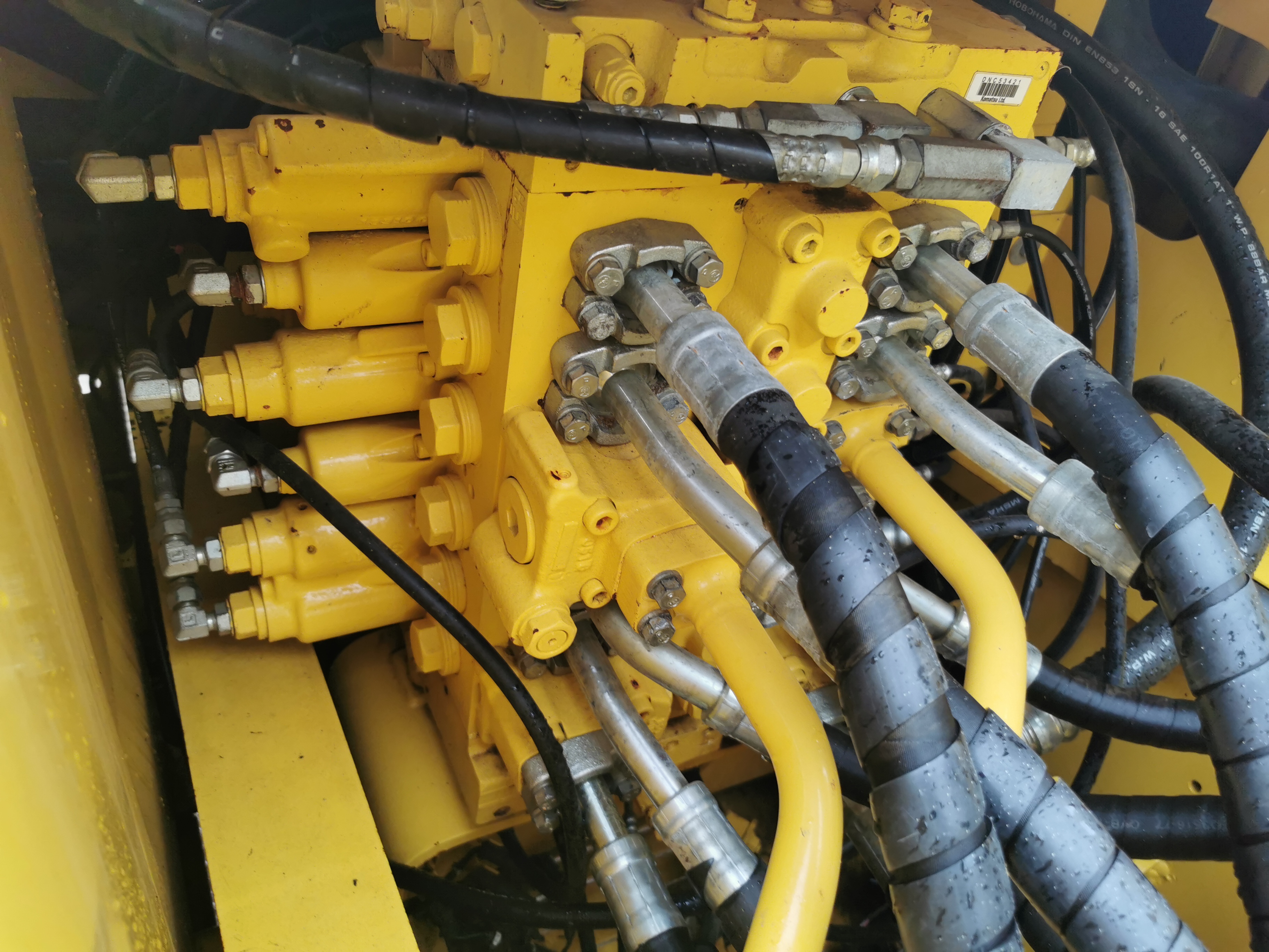 Used Komatsu PC200-7 200-8 200-6 Crawler Excavator with Cummins Engine and Original Color