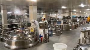China Liquid Soap Cosmetic Mixing Tank Homogenizer And Vacuum factory