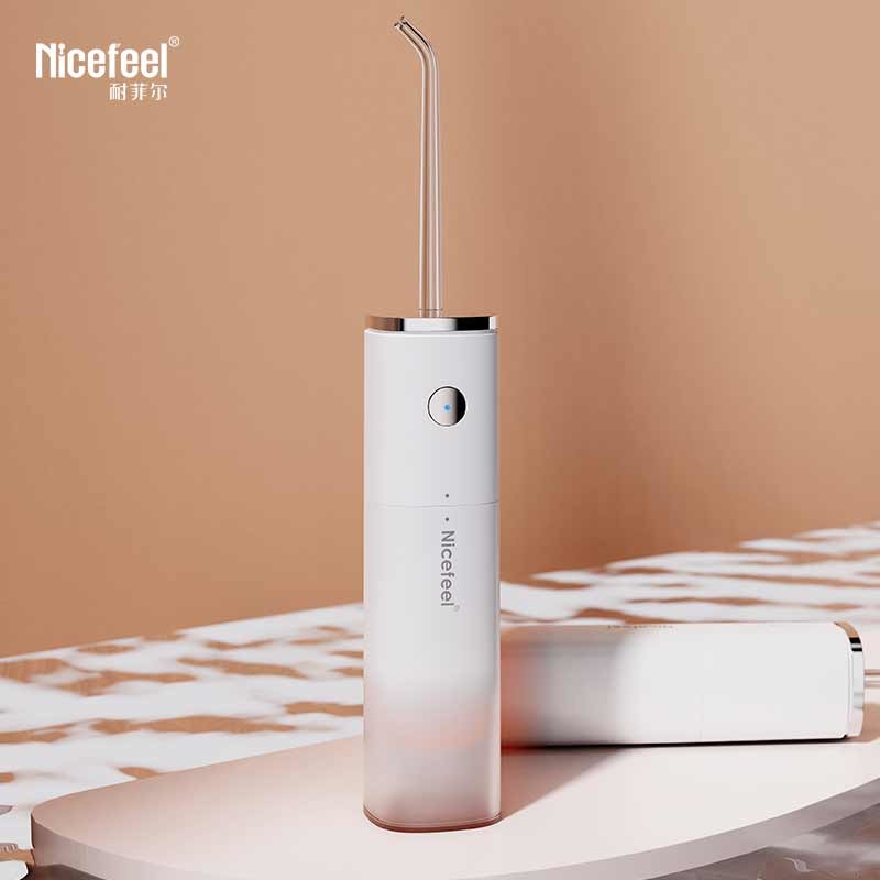 China Lipstick Shape Mini Water Flosser 800mah Battery Electric Tooth Flosser factory