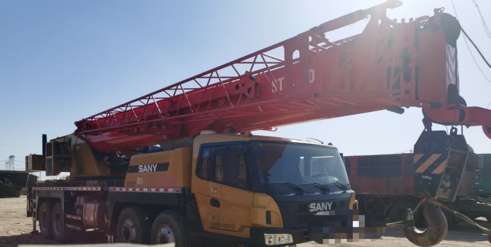 55 Tons Mobile Truck Crane with High Operating Efficiency and 46 Meters Max Working Height
