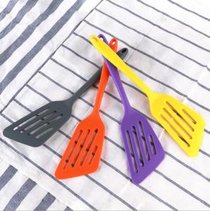 China Heat Resistant Silicone Kitchen Utensil Sets Non Stick Pan Full Package Oblique Hot Fish Shovel factory