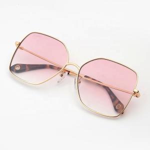 China Custom Ladies Stylish Lifestyle Sunglasses Women Pentagon Shaped Metal Sunglasses factory