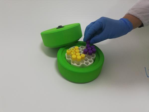 China Biology Experiment Cell Freezing Container For 30*1*2ml Cryogenic Vials Alcohol-free Cooling Box factory
