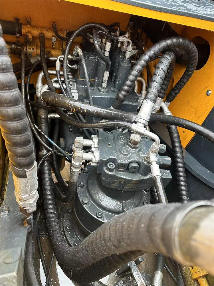 Hyundai 220-9S 305-9T Hydraulic Crawler Excavator with Cummins Engine and 1.05m3 Bucket