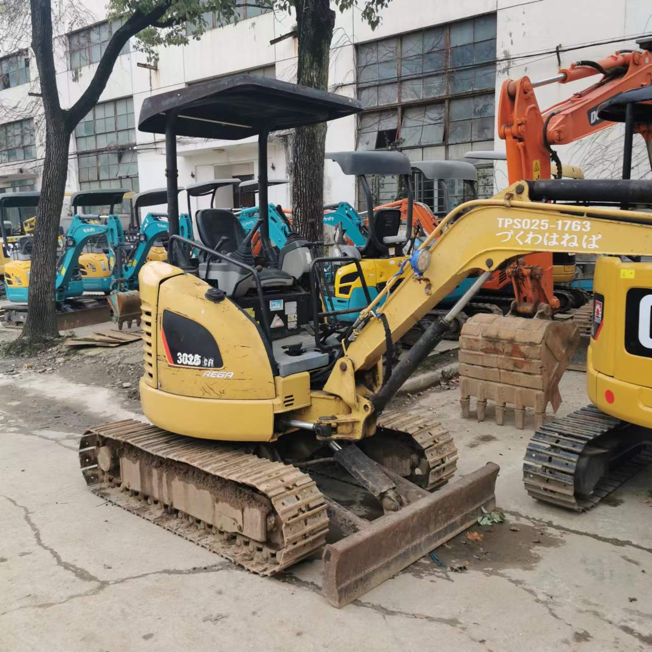 2ton CAT302C Hydraulic Excavator 0.04 Bucket Capacity Used for Construction Work