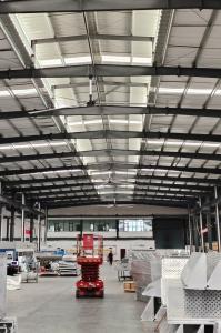 China 5 Blades Big Diameter Warehouse Ceiling Fans Industrial Strength Cooling Solutions factory