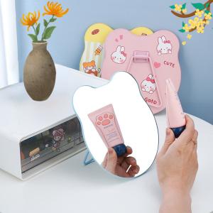 China Customizable Lighted Pocket Mirror for Little Lady's Dressing and Makeup Touch-Ups factory