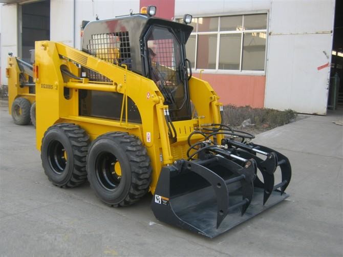 Extended Wheelbase Skid Steer Loader Narrow Space Operation With Bucket