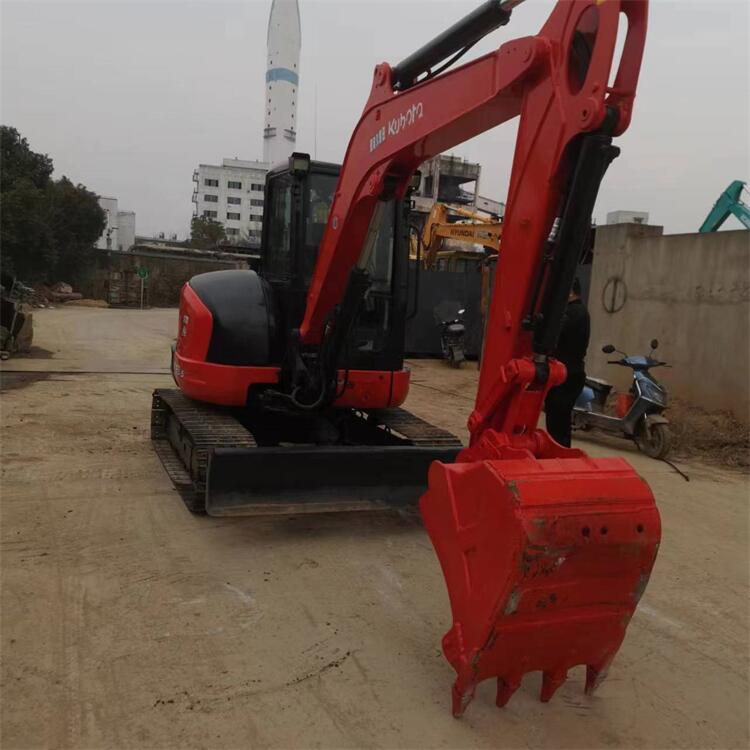 Kubota 163 6 Ton Mini Digger Excavator 2161 Working Hours and Operating Weight 5520KG