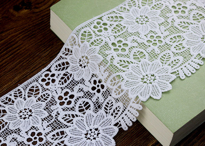Wide Flower Pattern White Guipure Lace Trim For Fashion Dress OEM / ODM