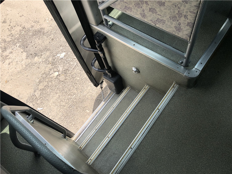 Luxury Coach Bus 53 Seats Rhd Lhd Diesel Euro 3 Inner City Bus Long Distance Passenger Bus For Sale