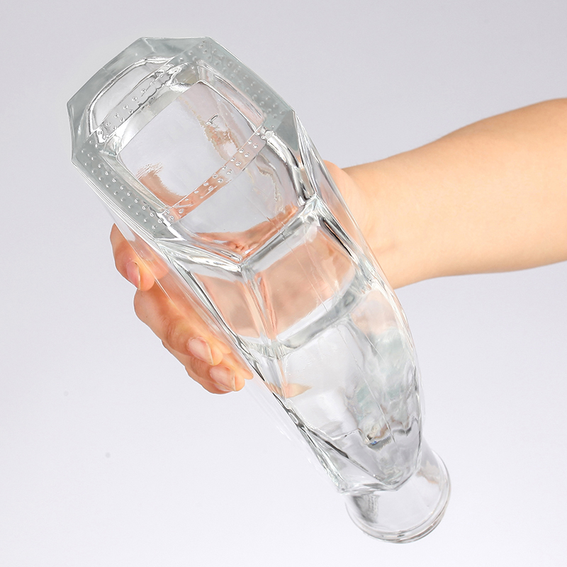 Clear Glass Vodka Brandy Whiskey Bottle with Unique Shape 500ml 750ml Customized Design