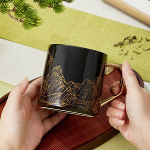 China Exquisite Hand Painted Gold Handle Mug on sale