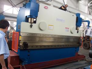 China 320 Ton Cnc Hydraulic Press Brake Bending Machine / Sheet Metal Bending Machine factory