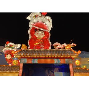 Workers Sculpt Vivid Figures Colorful Real Red Chinese Lantern For Enlarged