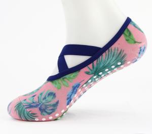 China Cotton Yoga Grip Socks With Belt Pilates Fitnnes Custom Yoga Socks Anti Slip factory