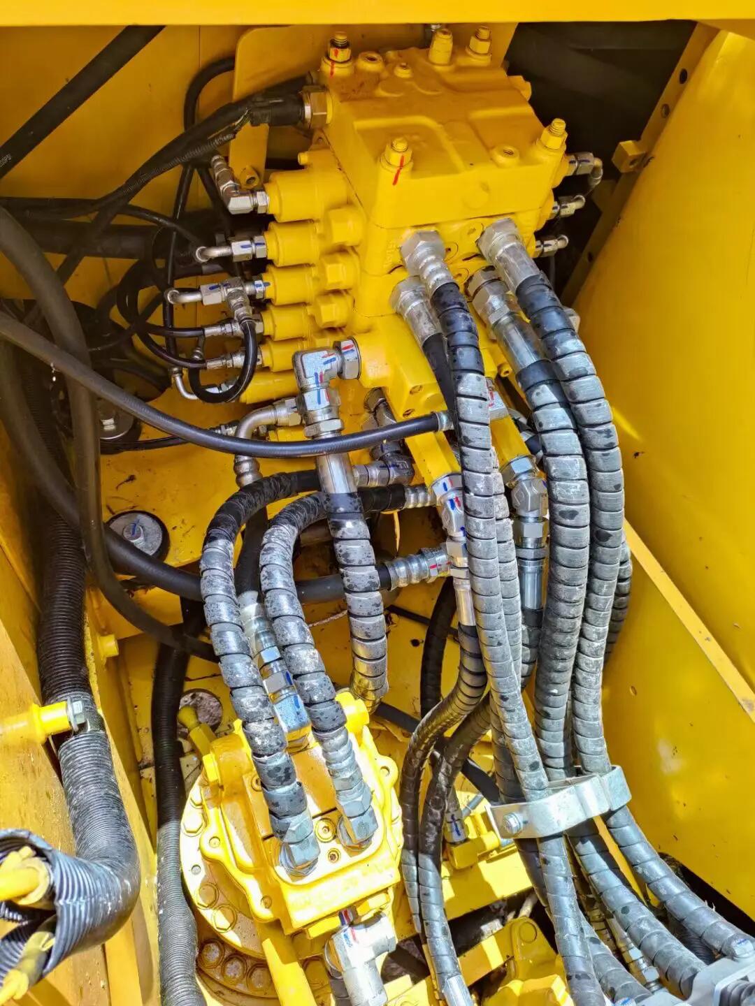 Low Working Hours Used Komatsu PC130-7 Excavator in Excellent Condition from Japan