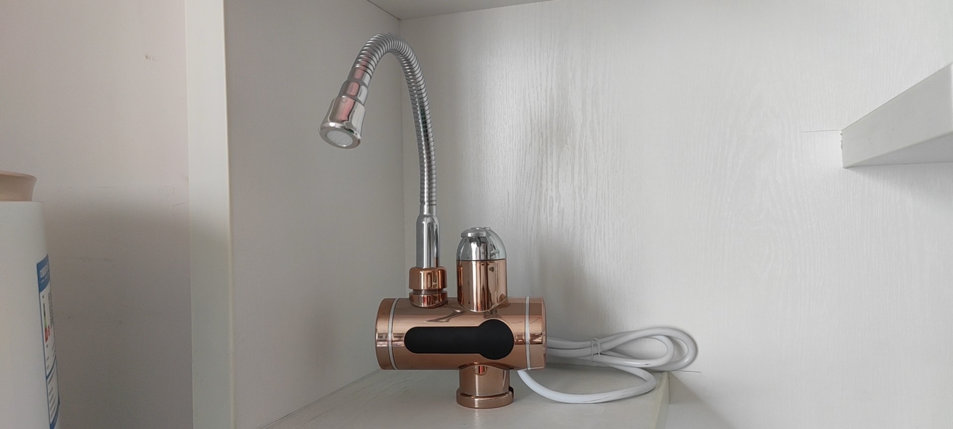 Convenient Digital Control Electric Faucet Deck Mount IPX4 For Sink