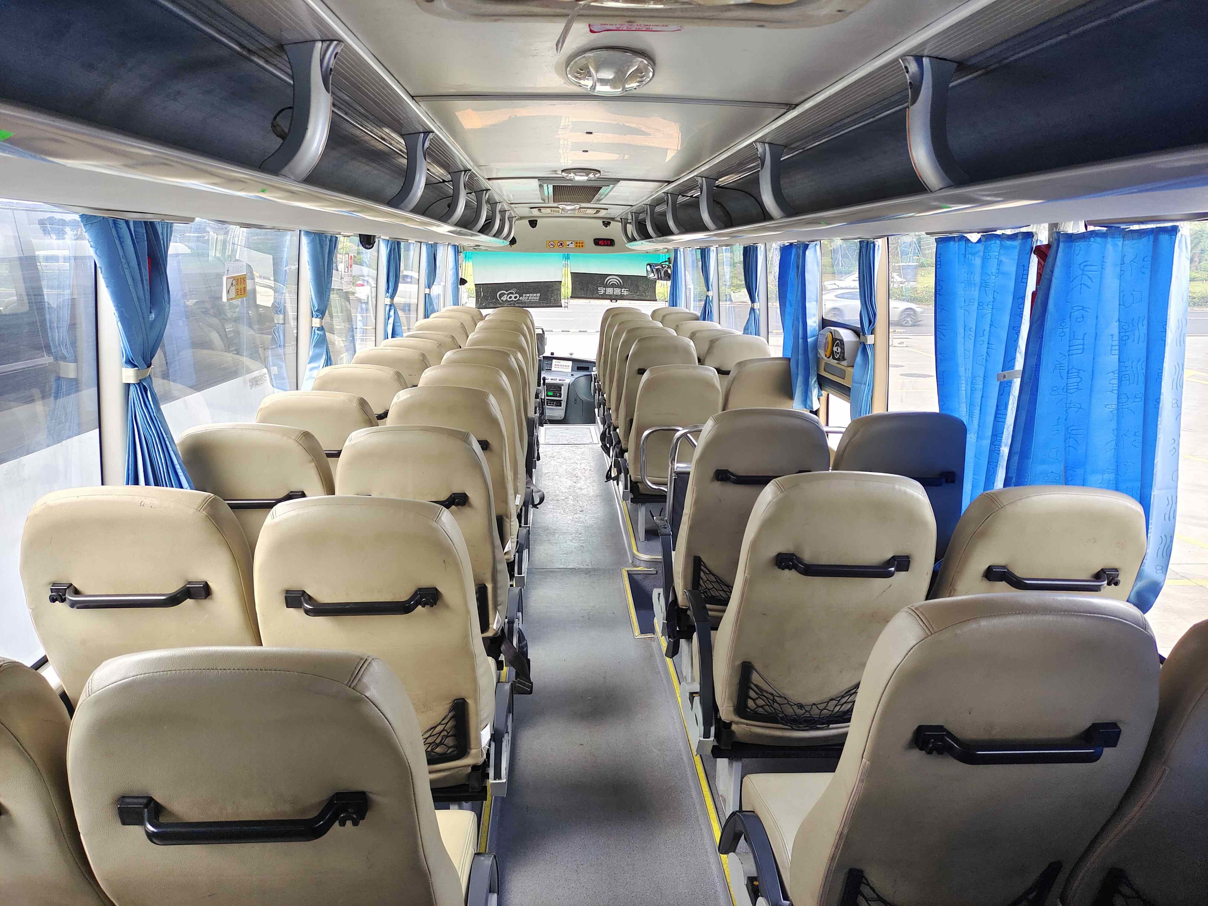 2015 Year 55 Seater Used Yutong Bus Zk6122 LHD Diesel Engine Double Door