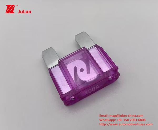 Medium Size Plug In Automotive Blade Fuses 10A Small Low Pressure 32V PC