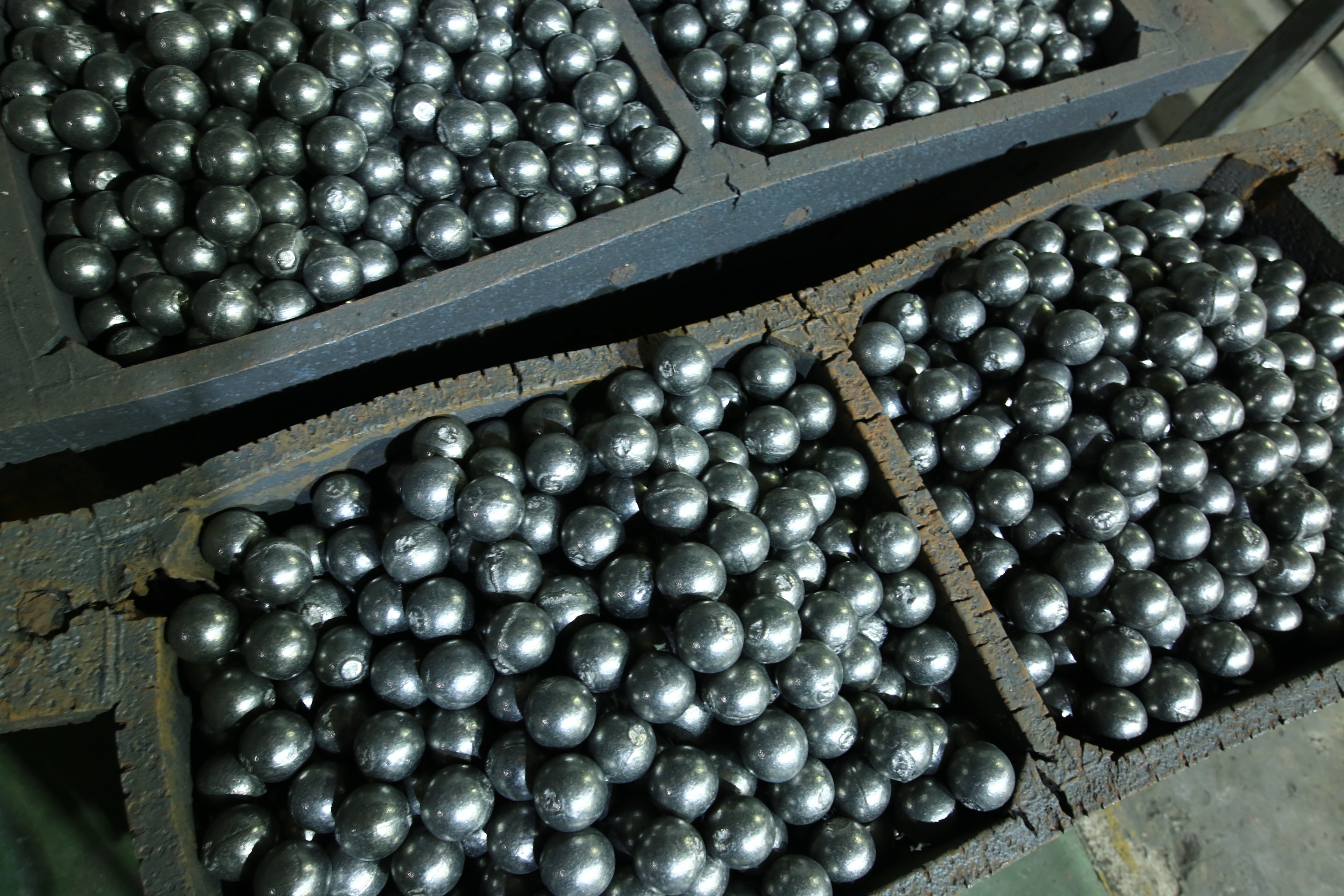 Dimensions 12mm To 180mm Forged Steel Grinding Balls For Ball Mill