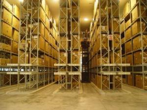 China Logistic Storage Very Narrow Aisle Racking with Beam Bracing factory