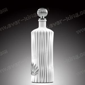 China Empty Transparent Wine Tequila Glass Bottle Lead Free 750ml factory