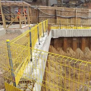 Collapsible Edge Protection Barrier for Space-Saving Storage