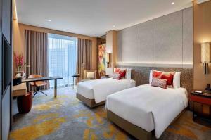 China Modern laminate furniture for hotel room interior fitting with Desk and cabinets used Upholstered hotel bed factory