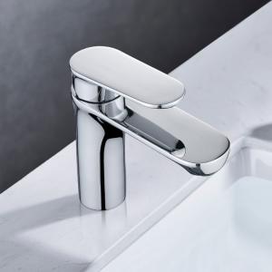 China Brass Modern Single Handle Basin Mixer Hot Cold Basin Taps In Chrome factory