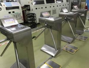 China Well Finished SUS304 Tripod Turnstile Gate Three Roller With ESD Tester factory