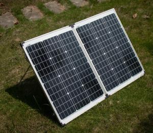 China 120W 150W 200W 300W Foldable Solar Panels Camping Kits factory