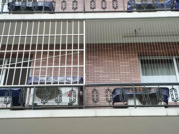 100kg Load Capacity Balcony Invisible Grille with Grey Color