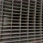 Manufacture Silver Square Hole Welded Wire Mesh Fence Panel for Customizable