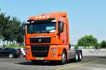 2 Driver SINOTRUK SITRAK G7 Heavy Truck 440 Horsepower 6X4type CNG Tractor Head