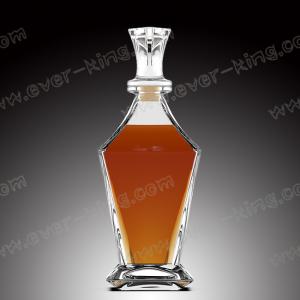 China Crystal White Flint 750ML Tower Shaped Tequila Glass Bottle factory