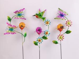 China Colorful Metal Plug In Solar Garden Ornament For Outdoor And Garden Decoration factory