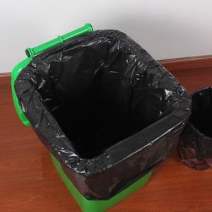 China 40% Bio Based Compostable Trash Bags , Biodegradable Cornstarch Bags factory