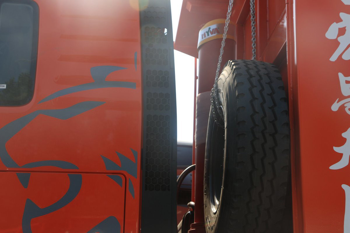 SITRAK G7H Model Good Air Conditioning 540HP 8X4 8.4m Sinotruk Dump Truck Grid U-Type Cargo Box