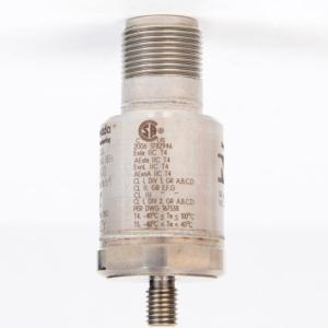 Case Isolated Accelerometer Acceleration Transducer GE 330400-01-05 Bently Nevada 330400/330425