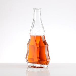China Super Flint Glass 500ml Mini Vodka Bottle Top Choice for Gin Vodka Liquor Gift Set factory