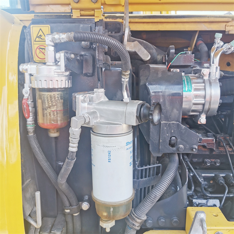 Japan Manufactured Komatsu PC70 Excavator with Good Health and 0.3 m3 Bucket Capacity