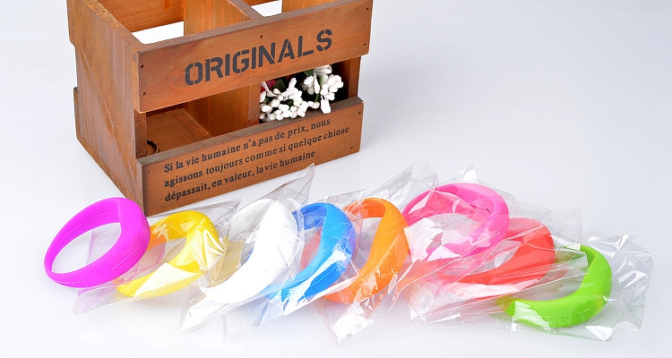 Unisex RFID Silicone Bracelets No Harm To Human Body Customized Color