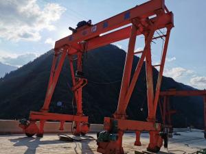 China 120 ton tyre crane、Wheeled walking gantry crane、Wheeled mobile gantry of gantry crane、Tire crane for wind power construc factory